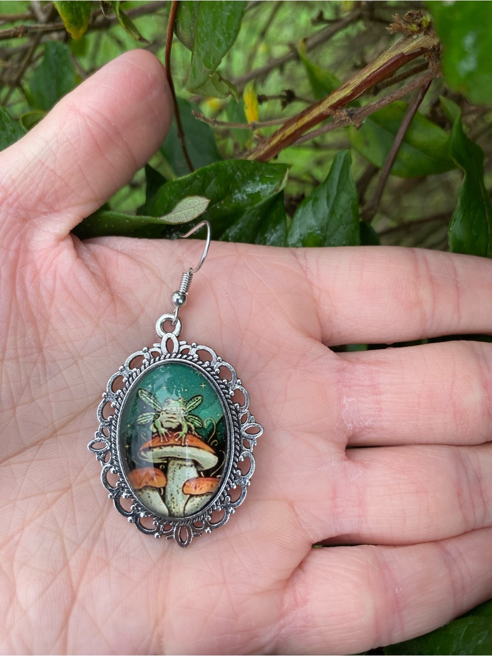 Cottagecore Mushroom & Fairy Toad Earrings Victorian Design lightweight NWT - Picture 3 of 6